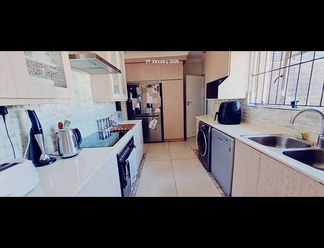 4 BEDROOM TOWNHOUSE FOR SALE IN WEMBLEY